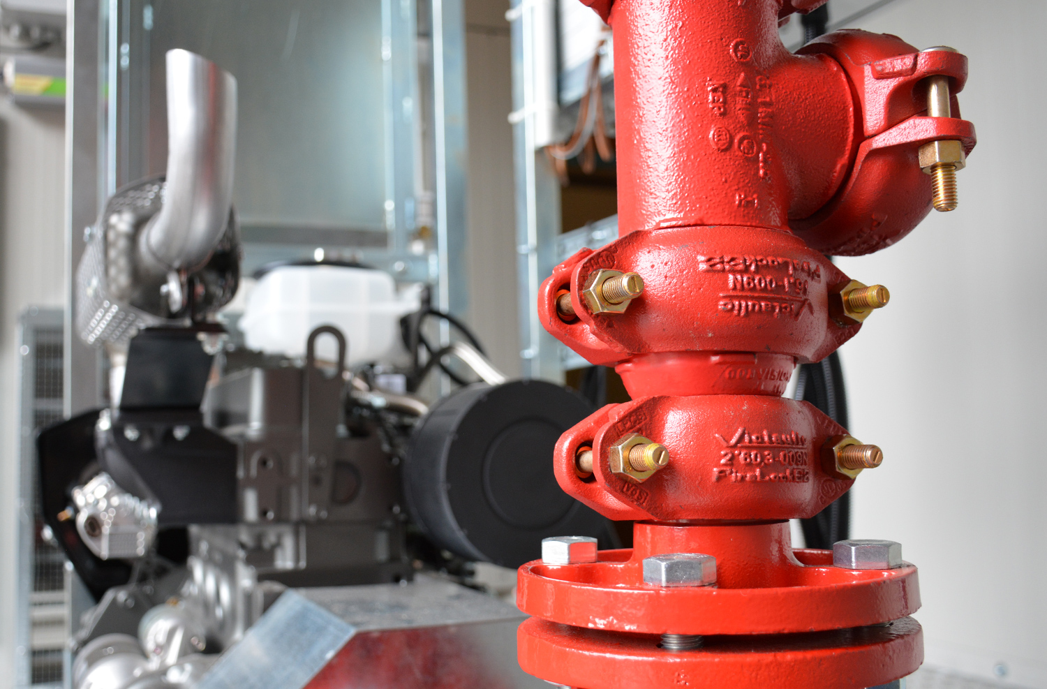 La potenza dell'acqua La forza di un gruppo. L'antincendio è il nostro mondo, la sicurezza della tua azienda è la nostra missione. Progettiamo e realizziamo Gruppi Antincendio, T-Room e Sistemi Integrati efficienti e su misura. La qualità per noi è uno stile di vita.